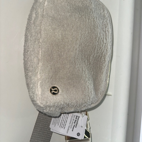 Lululemon Belt Bag - Picture 1 of 7